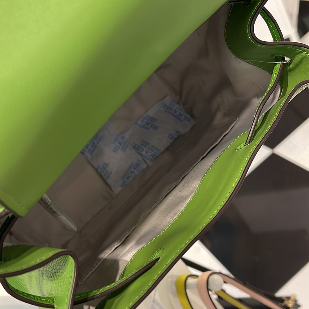 Kate Spade Kristi Medium Flap Backpack
Turtle Green
NWT - Picture 11 of 16